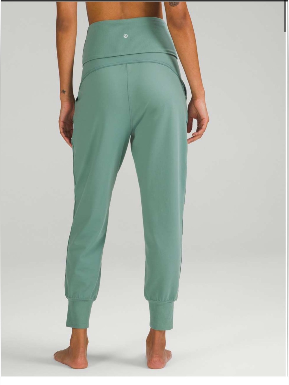 Lululemon Align Super-High-Rise Ribbed-Waist Jogger
Tidewater Teal size 6